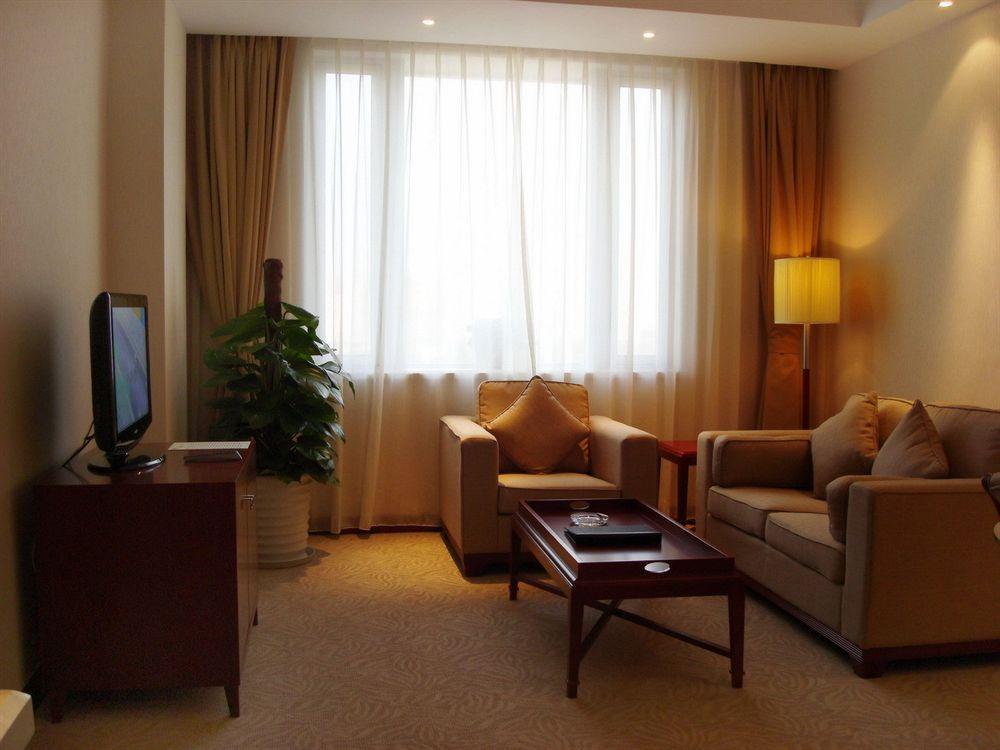 Hotel Kingswell Tongji 4*